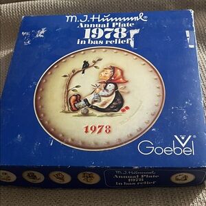 Goebel Blue and Cream 1978 Collector's Plate